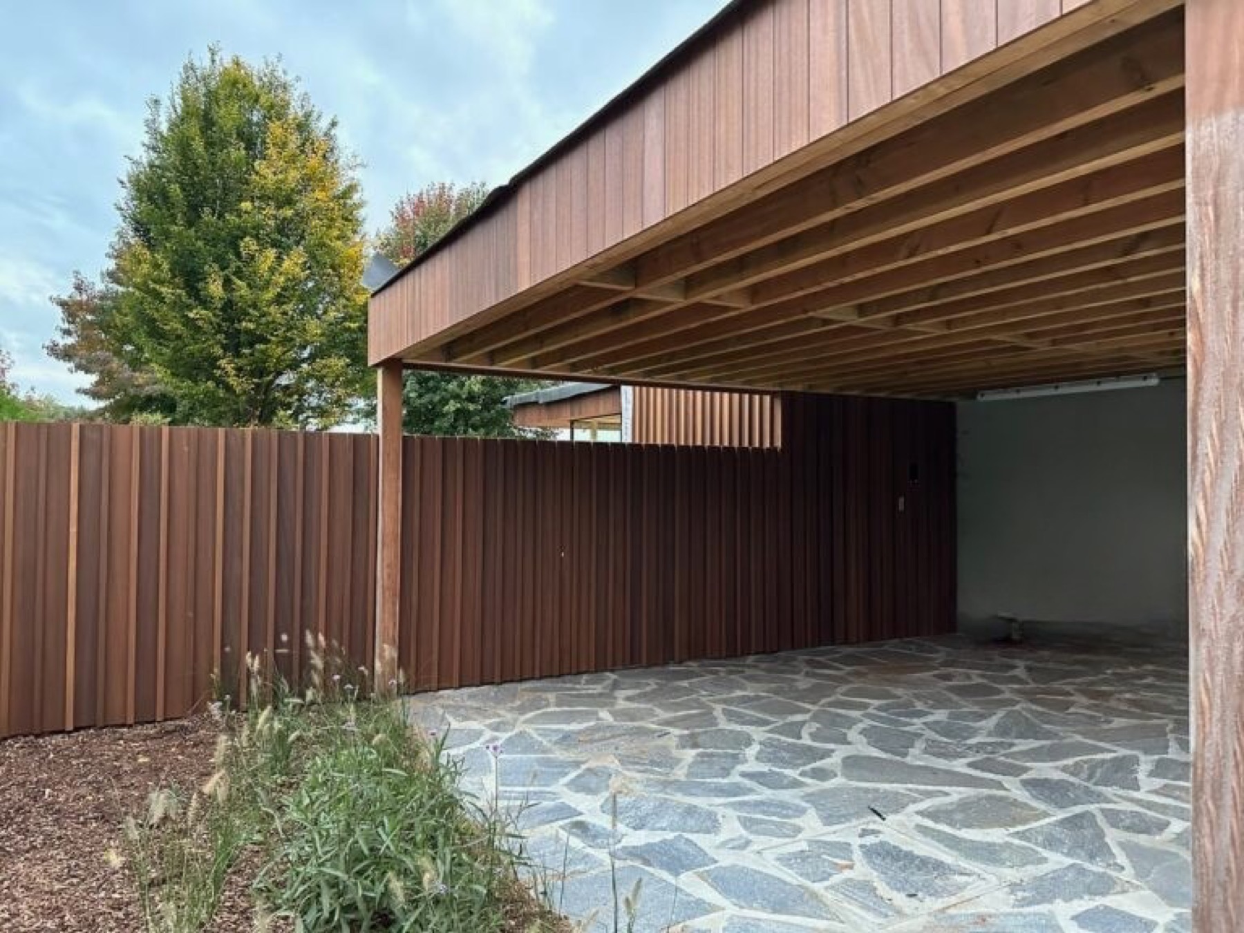 Carport & tuinberging in hout — detail